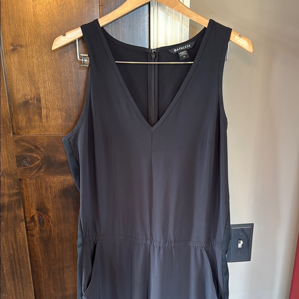 Athleta Black Jump Suit V-Neck Sleeveless 14